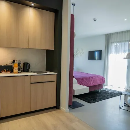 Piscine Montaigu Apartmanhotel