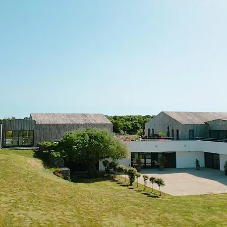 Piscine Montaigu 4*
